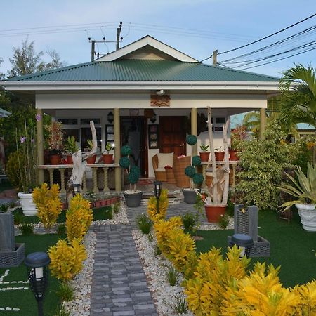 Leo'S Petit Villa Annex Praslin Exteriér fotografie