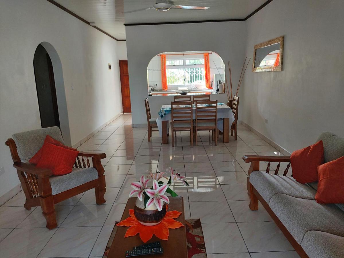 Leo'S Petit Villa Annex Praslin Exteriér fotografie